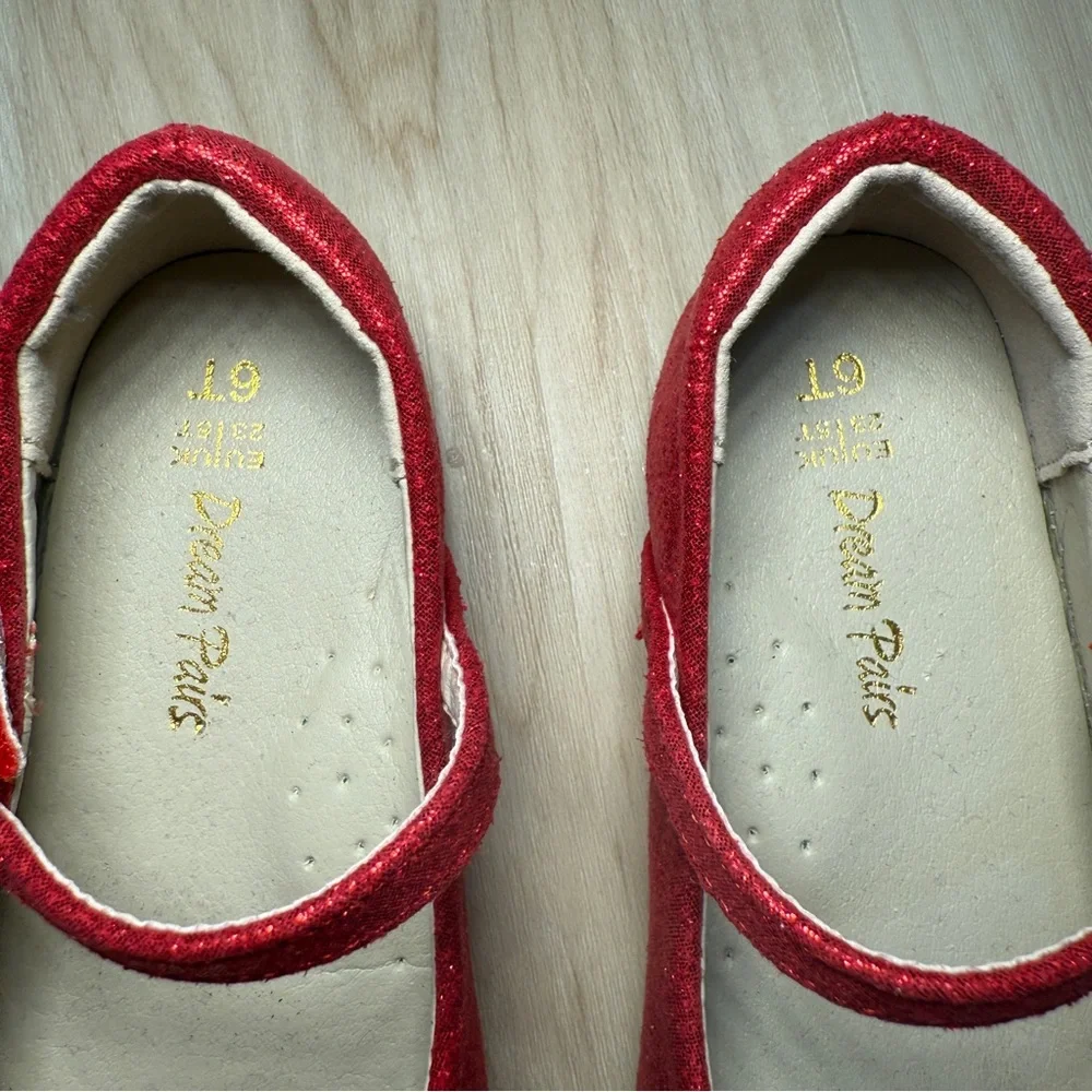 Dream Pairs Red Glitter Kids Shoes with Heart Detail Size 6T